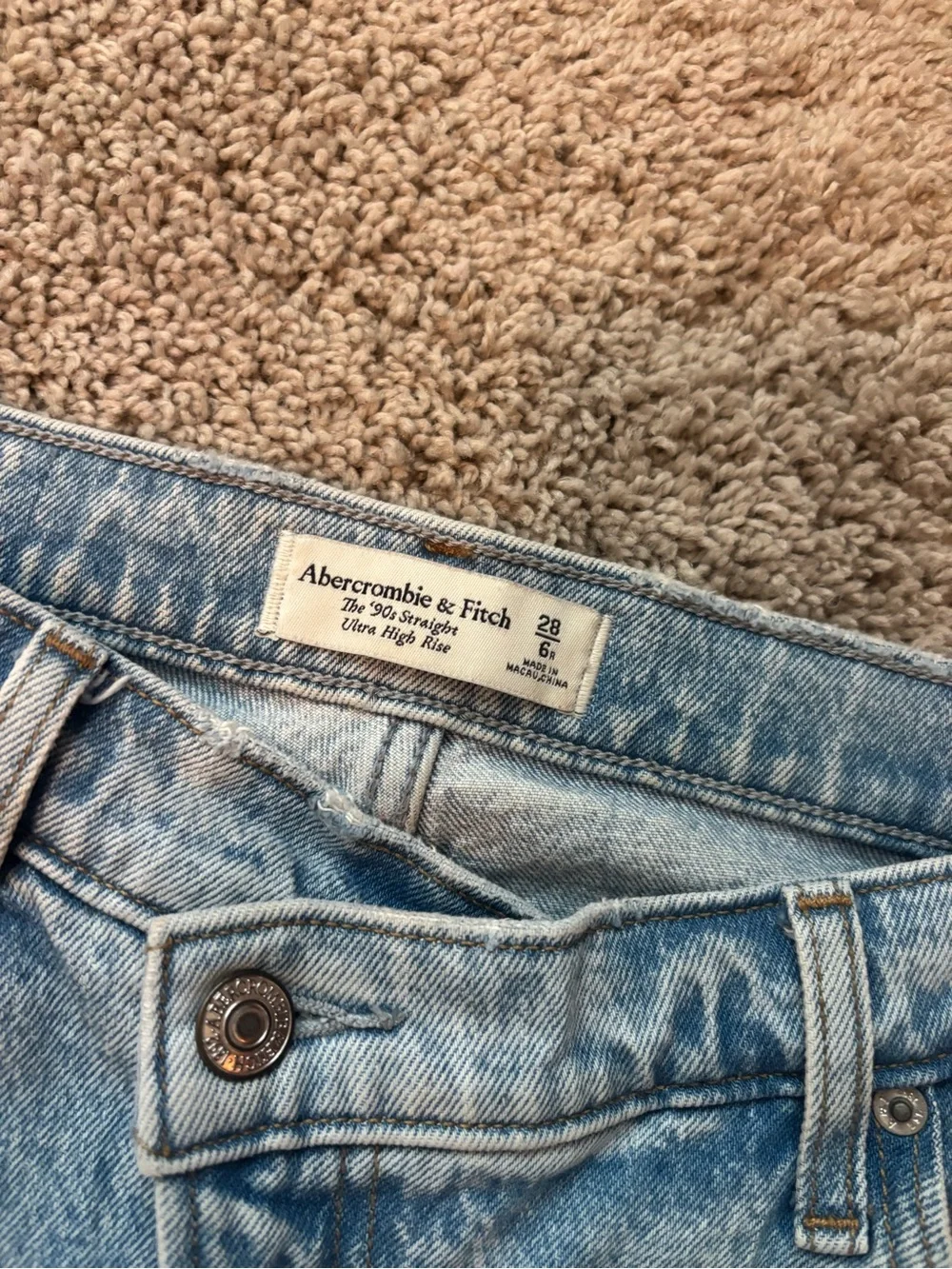 Abercrombie Ultra High Rise 90s Straight Jean - Picture 5 of 5